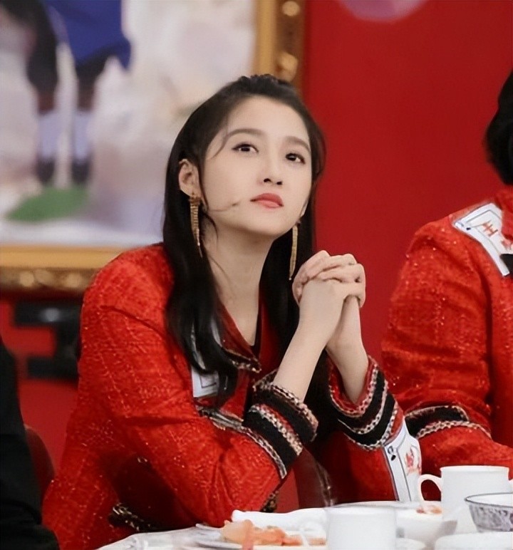 ​那英是慈禧一脉，关晓彤是真格格？盘点5位可能是满清血统的明星 第20张