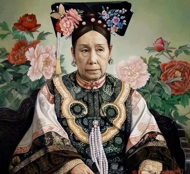 ​那英是慈禧一脉，关晓彤是真格格？盘点5位可能是满清血统的明星 第6张