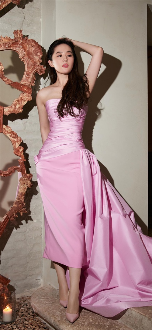 刘亦菲 (Yifei Liu) —— 蕴含文艺气质之美|明星写真 第17张 刘亦菲 (Yifei Liu) —— 蕴含文艺气质之美|明星写真 第17张