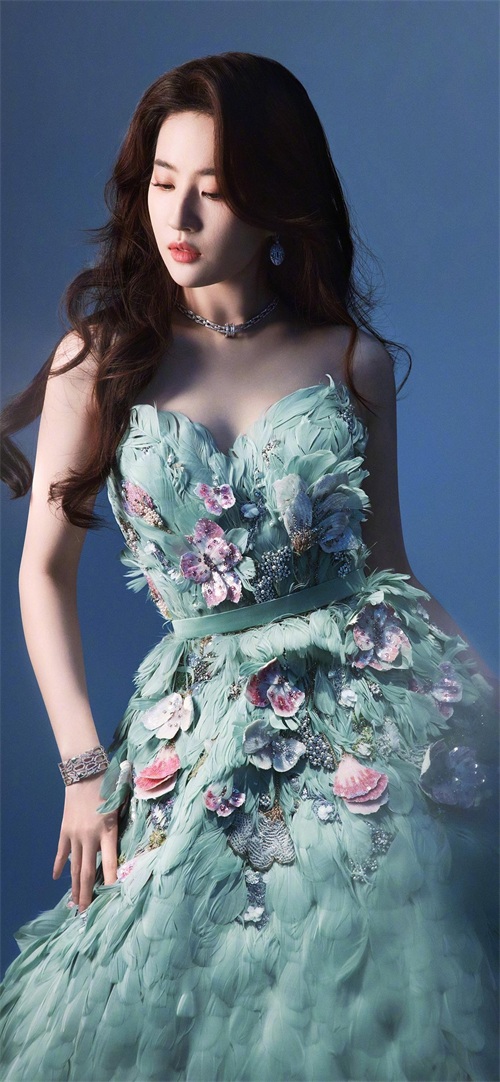 刘亦菲 (Yifei Liu) —— 蕴含文艺气质之美|明星写真 第10张 刘亦菲 (Yifei Liu) —— 蕴含文艺气质之美|明星写真 第10张