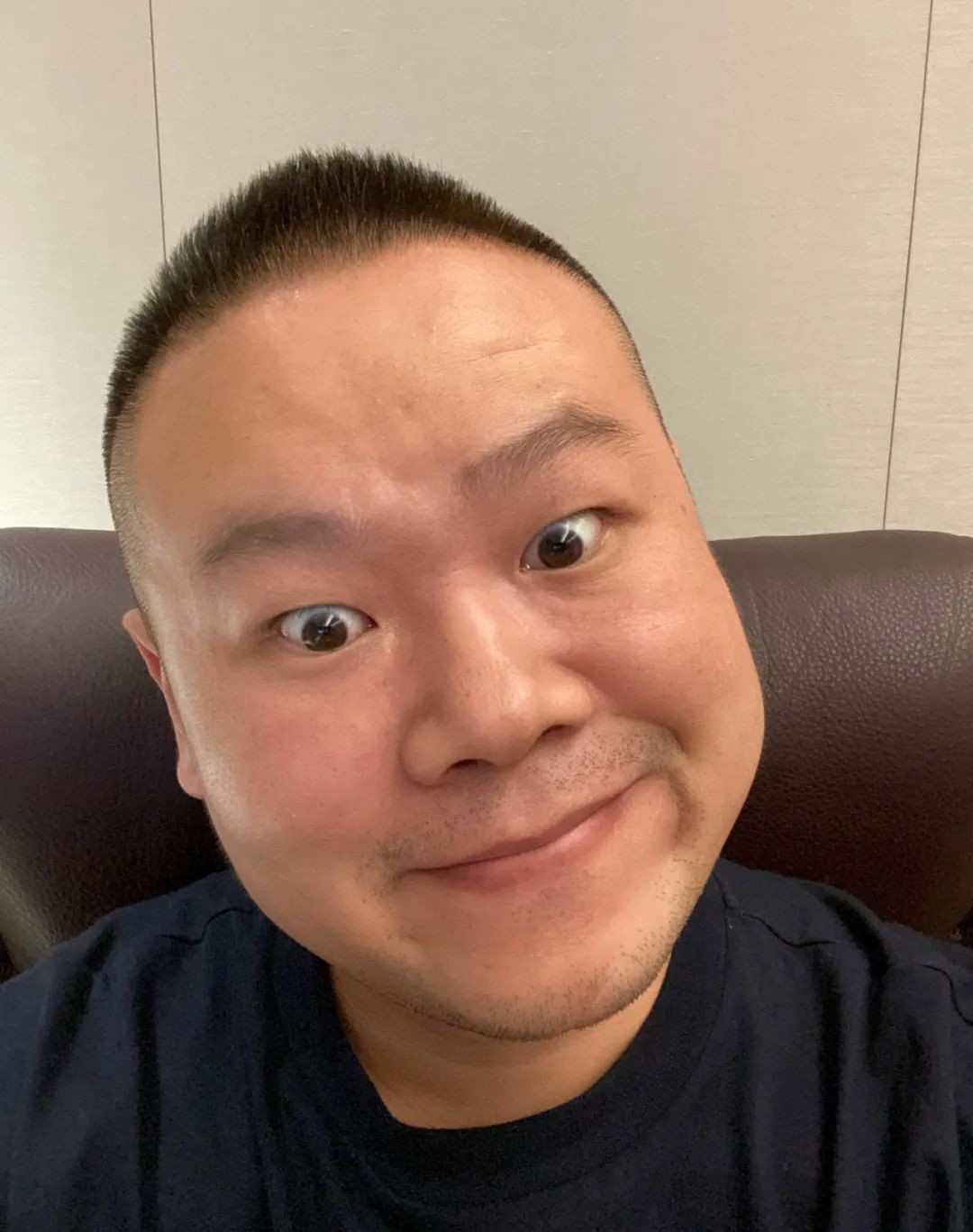 ​岳云鹏爸爸：以明星儿子为傲，为幼子算计长子岳云鹏却不惹人厌 第4张