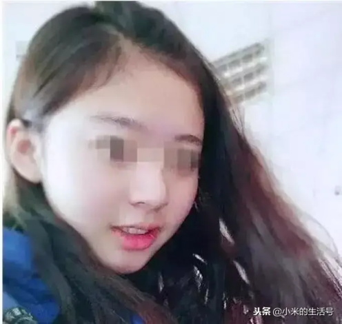 ​在教室里揉老师的胸动态图(7岁男孩摸女老师胸部被打，说：“我只是想玩玩”) 第2张