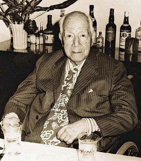 ​何鸿燊一生4个妻子，共有17个子女，不是他花心，而是家族传承 第11张