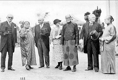 ​何鸿燊一生4个妻子，共有17个子女，不是他花心，而是家族传承 第8张