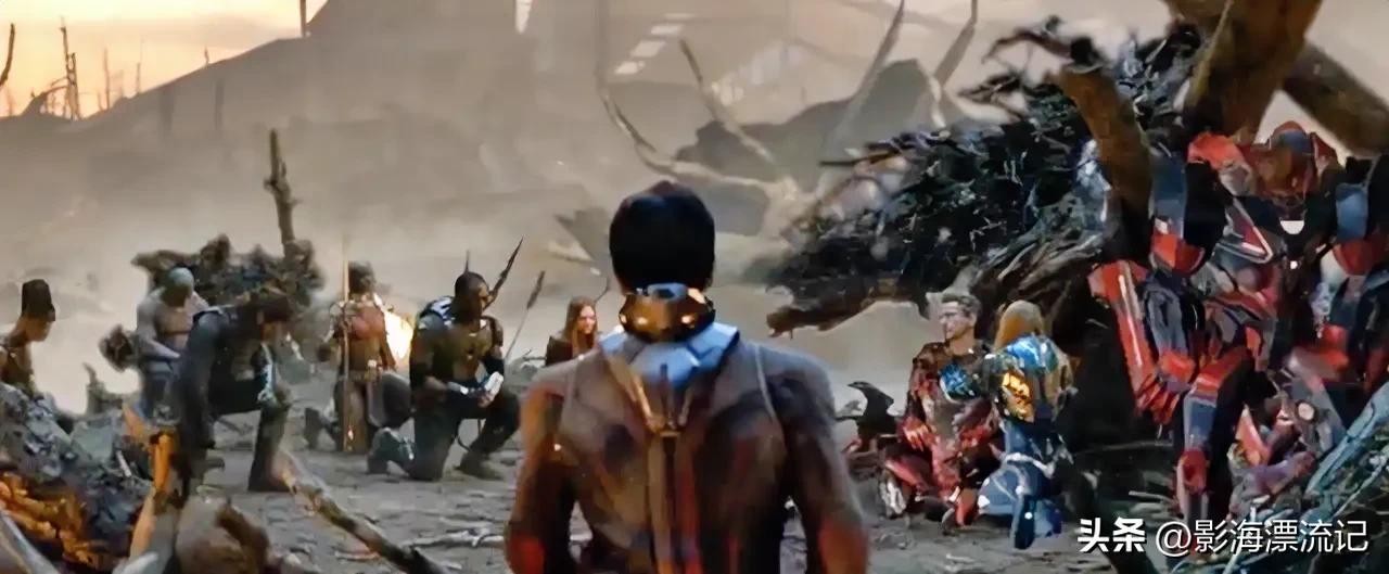 ​《复联4：终局之战》删减片段：钢铁侠牺牲后，全体英雄下跪膜拜 第2张