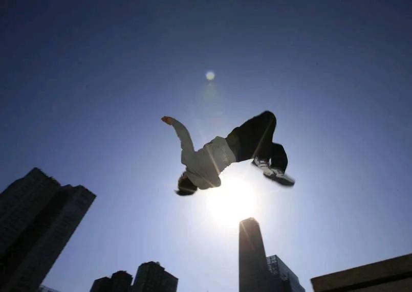 ​吴永宁不慎从263米高楼坠亡，但是真正死因却是活活痛死 第2张