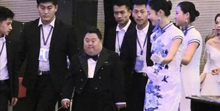 天才指挥家舟舟:智商只有三岁,谎言被揭穿后,现在怎么样了 第6张 天才指挥家舟舟:智商只有三岁,谎言被揭穿后,现在怎么样了 第6张