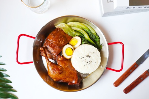 ​在家花五块钱就能做出沙县同款鸭腿饭，荤素搭配，好吃让人上瘾 第3张