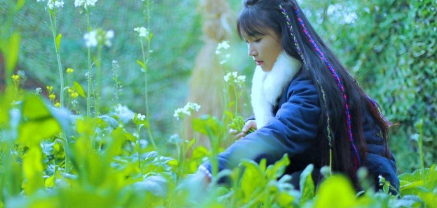 ​李子柒做DJ时的旧照，和现在判若两人，网友：姐姐好帅 第2张