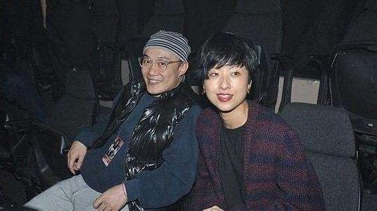 ​陈奕迅携妻女罕现身，贴心为老婆擦鼻子，15岁女儿身高赶超妈妈 第8张