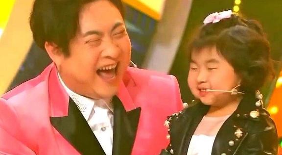 ​李欣蕊：坐拥6百万粉丝，聊到孟非无话可说，年龄虽小但经历感人 第3张