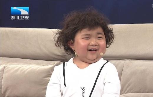 ​李欣蕊：坐拥6百万粉丝，聊到孟非无话可说，年龄虽小但经历感人 第1张