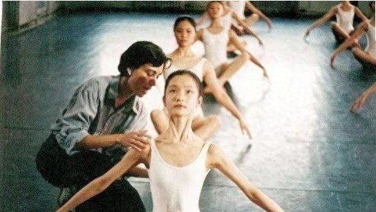 ​杜鹃美得动人，自带美艳高冷范，却让人忍不住靠近 第1张