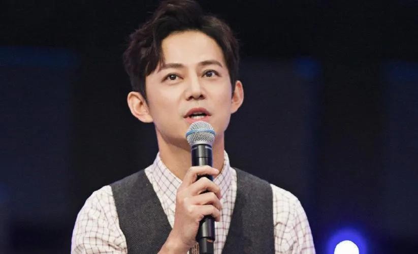 赵丽颖和何炅的真实关系备受媒体和粉丝的关注 第2张 赵丽颖和何炅的真实关系备受媒体和粉丝的关注 第2张